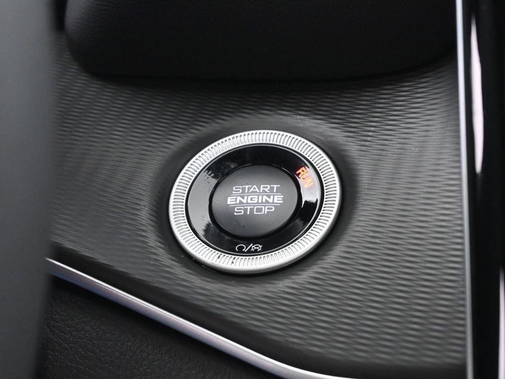 New 2025 Jeep Grand Cherokee L Altitude image 7