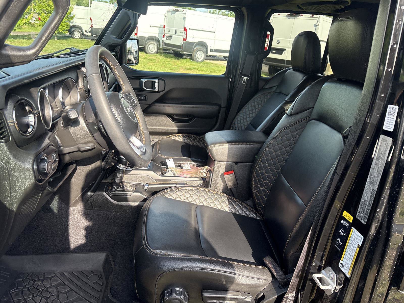 Used 2023 Jeep Wrangler Unlimited Sahara AWD/4WD image 9