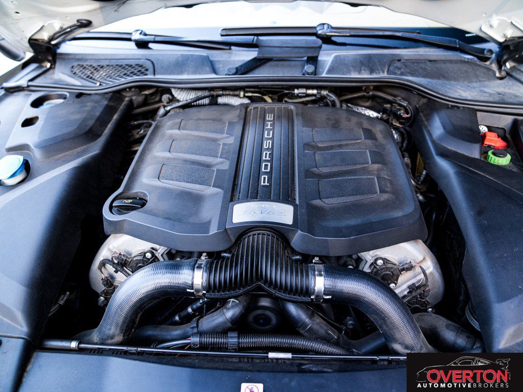 Used 2015 Porsche Cayenne S image 32