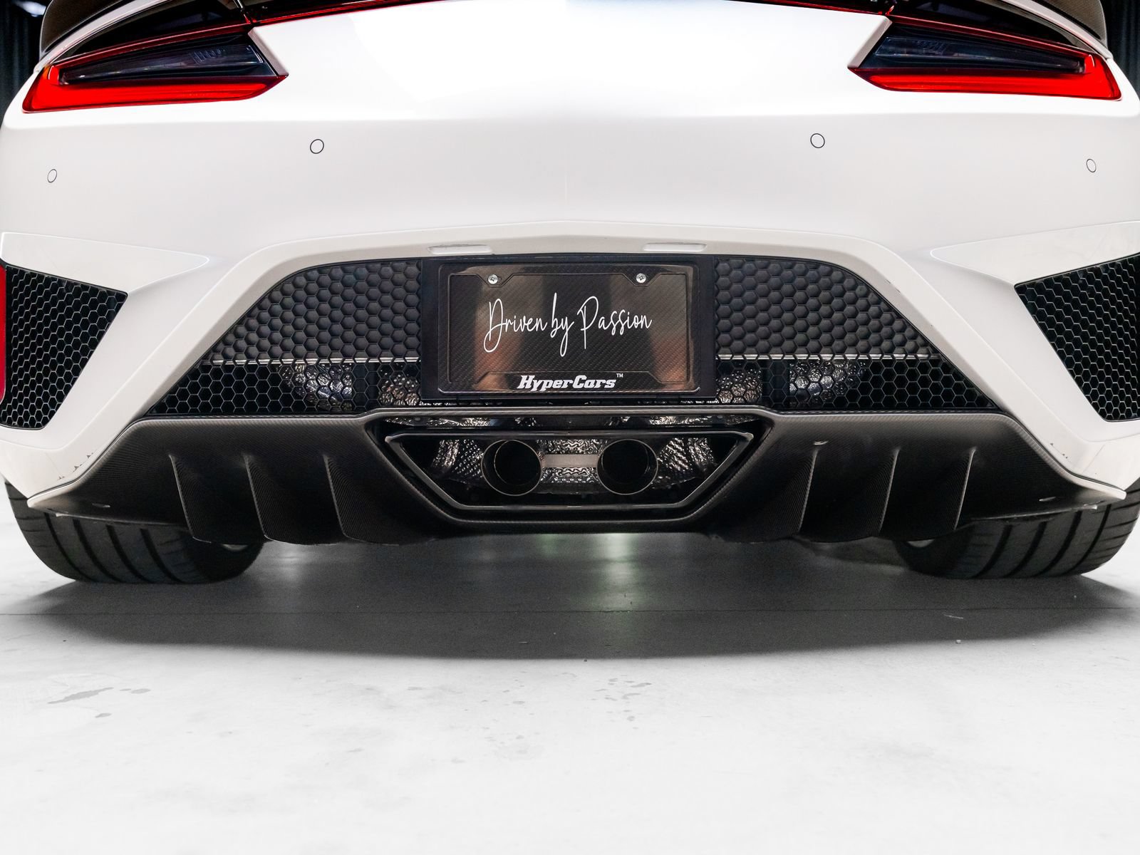 Used 2017 Acura NSX AWD/4WD image 7