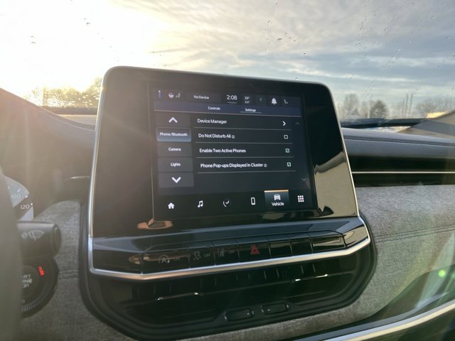 Used 2025 Jeep Compass Latitude image 38