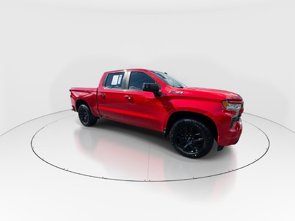 Used 2023 Chevrolet Silverado 1500 RST AWD/4WD image 2