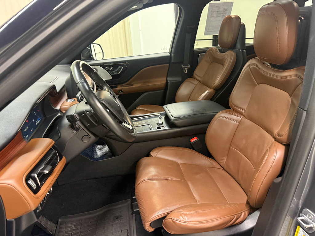 Used 2022 Lincoln Aviator Grand Touring w/ Equipment Group 301A AWD/4WD image 30