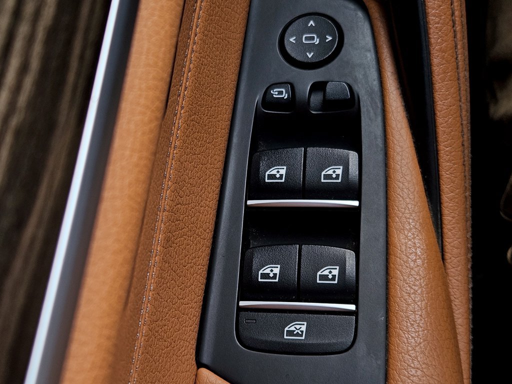 Used 2020 BMW 540i xDrive AWD/4WD image 19