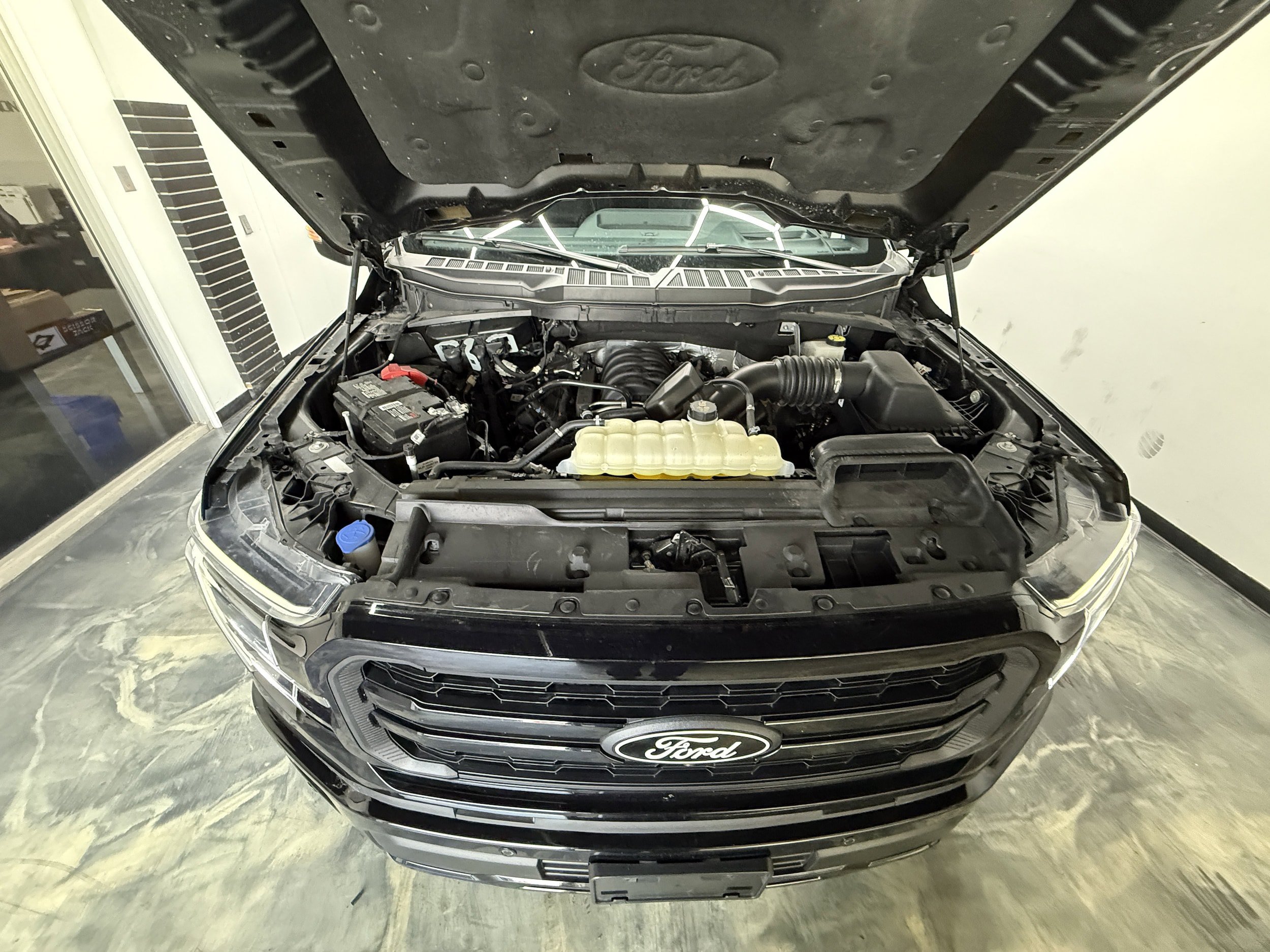 Used 2024 Ford F150 Lariat w/ Equipment Group 502A High AWD/4WD image 37