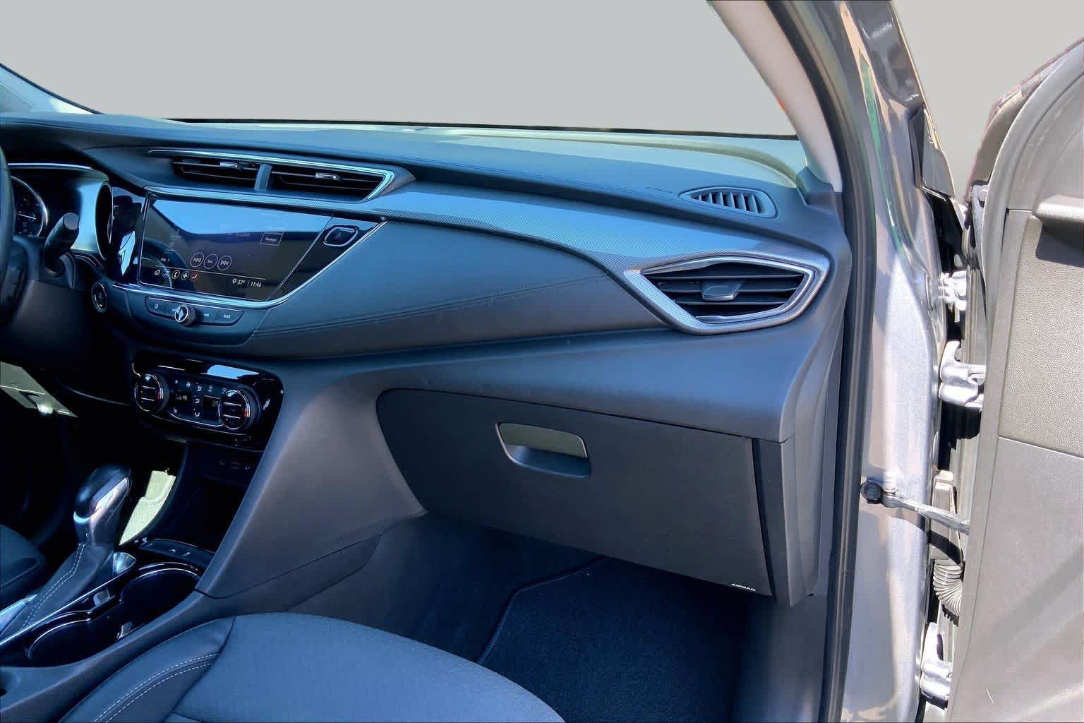 Used 2022 Buick Encore GX Select w/ Sport Touring Package FWD image 18