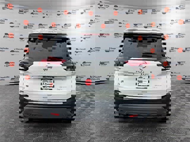 Certified 2023 Nissan Rogue SV image 4