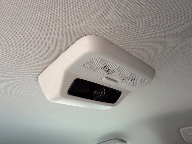 Used 2025 Kia Carnival EX FWD image 28