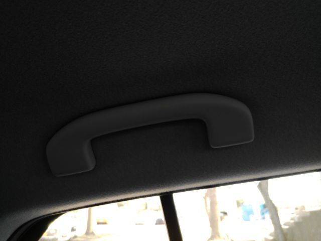 Used 2018 Nissan Kicks SV image 27