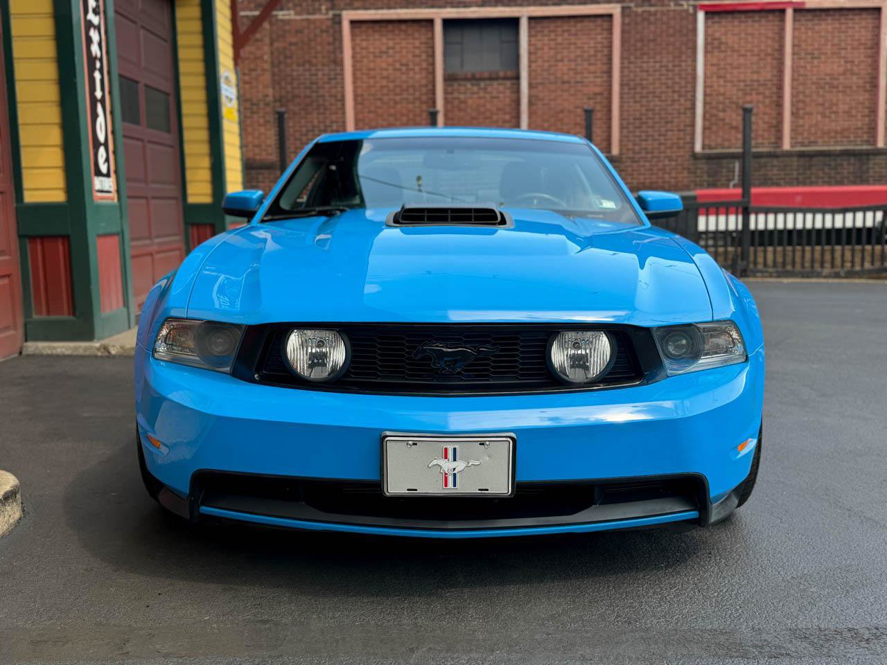 Used 2010 Ford Mustang GT Premium RWD image 12