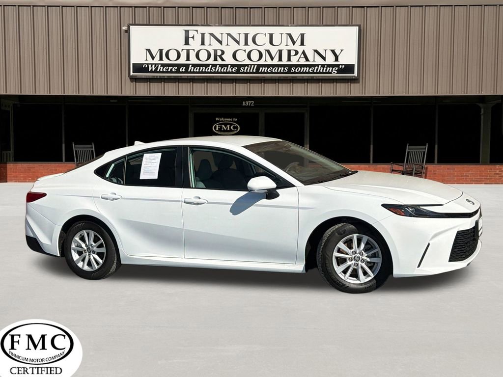 Used 2025 Toyota Camry LE w/ Convenience Package image 1