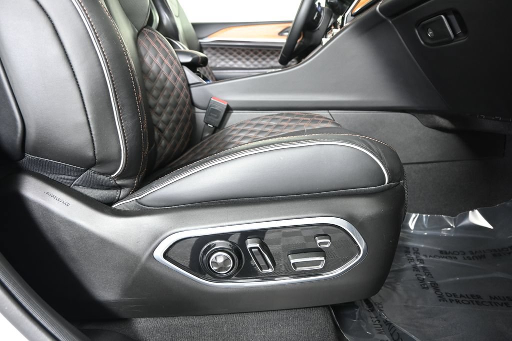 Used 2023 Jeep Grand Cherokee L Summit AWD/4WD image 14