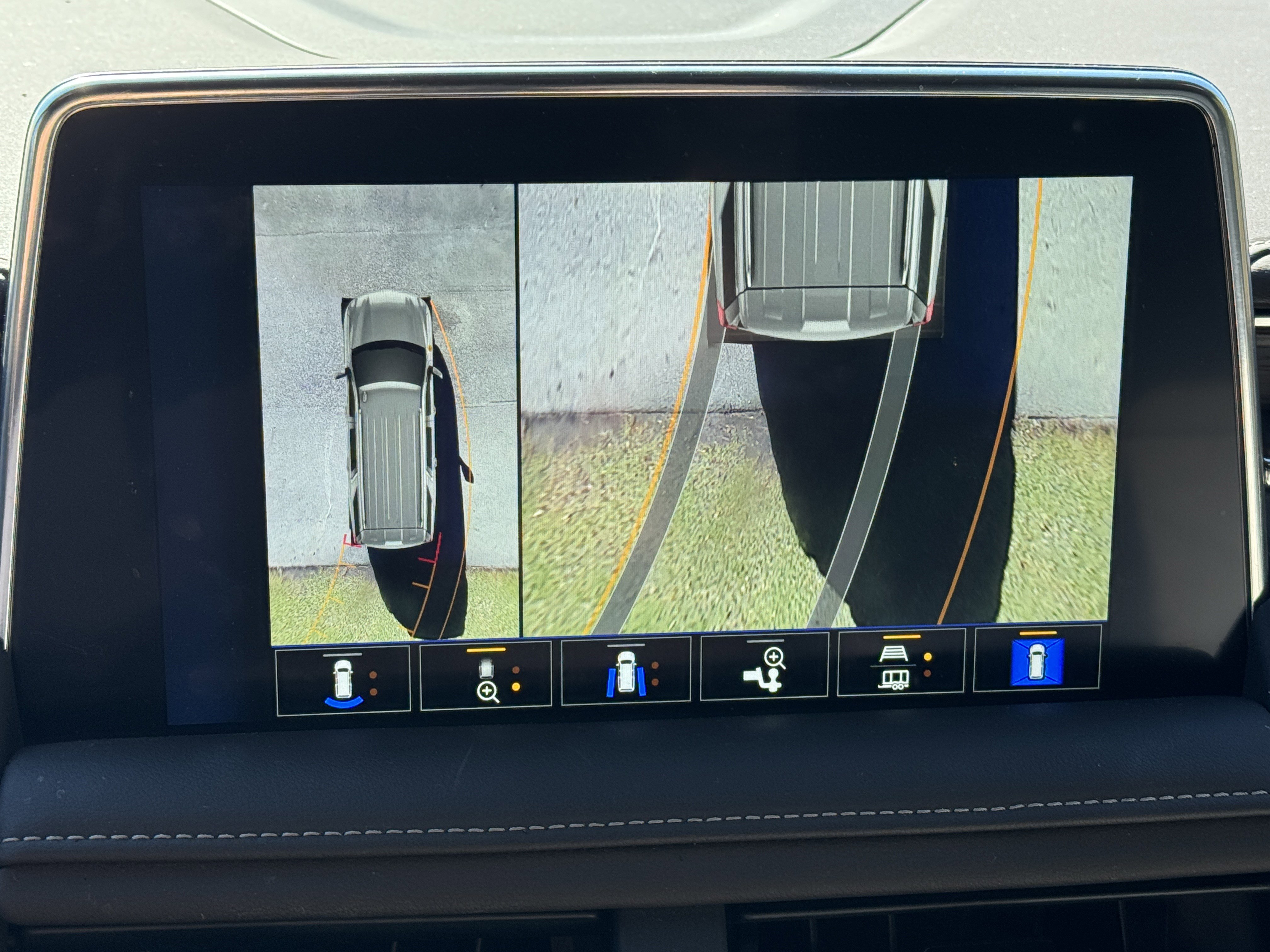 Used 2023 Chevrolet Tahoe Z71 w/ Luxury Package image 30