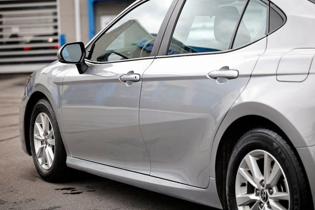 Used 2025 Toyota Camry LE image 8