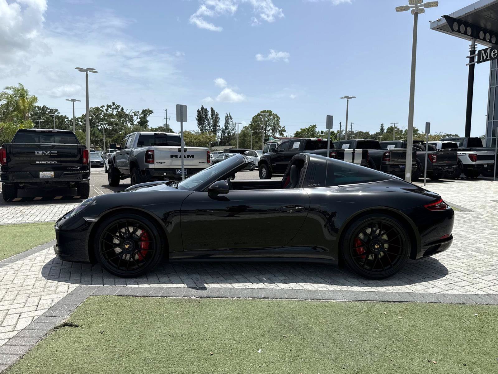 Used 2018 Porsche 911 Targa 4 GTS AWD/4WD image 3