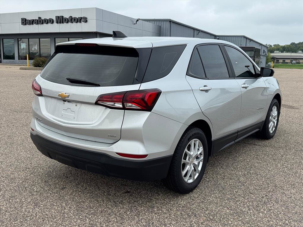 Used 2022 Chevrolet Equinox LS AWD/4WD image 4