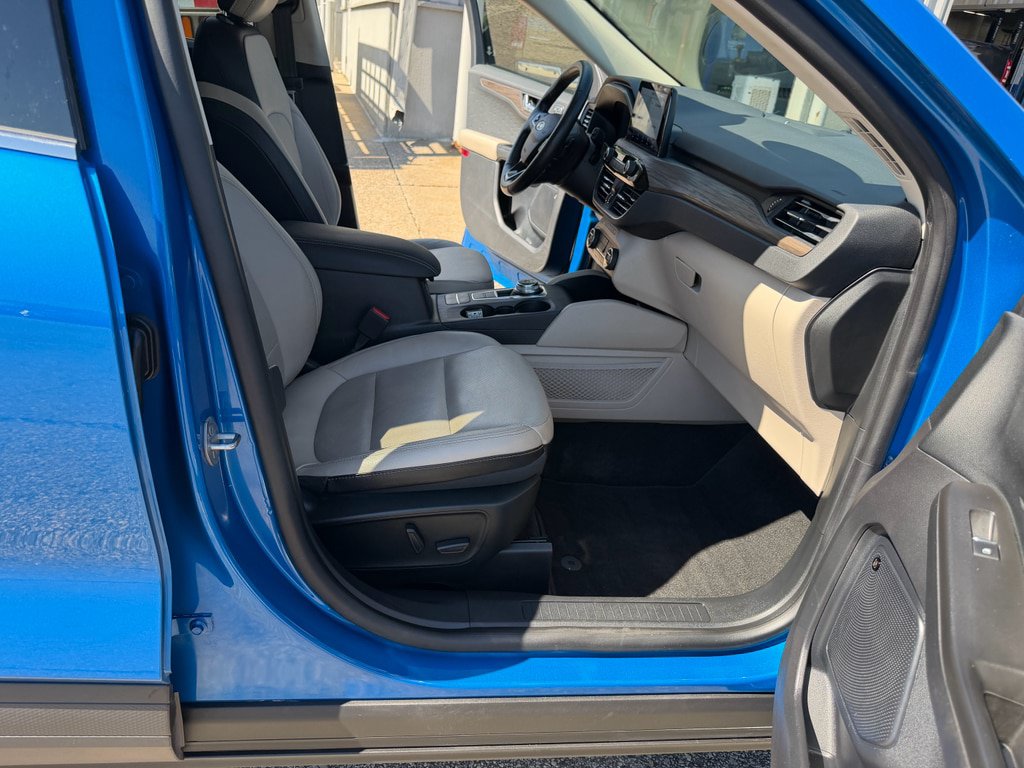 Used 2020 Ford Escape Titanium AWD/4WD image 8