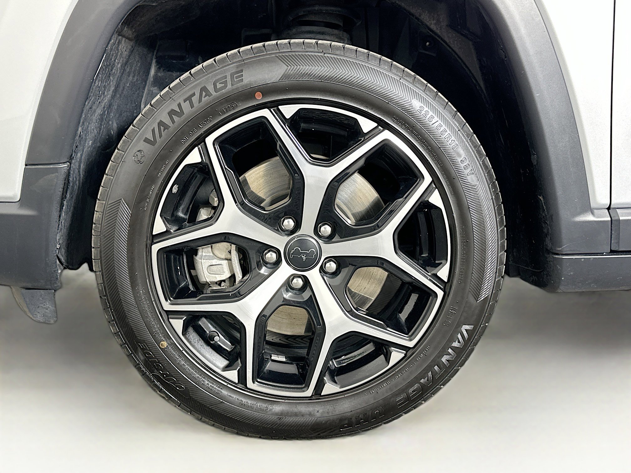 Used 2025 Jeep Compass Limited image 11