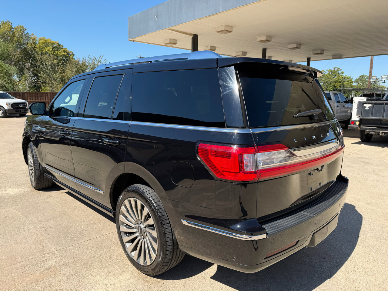 Used 2020 Lincoln Navigator Reserve w/ Luxury Package image 3