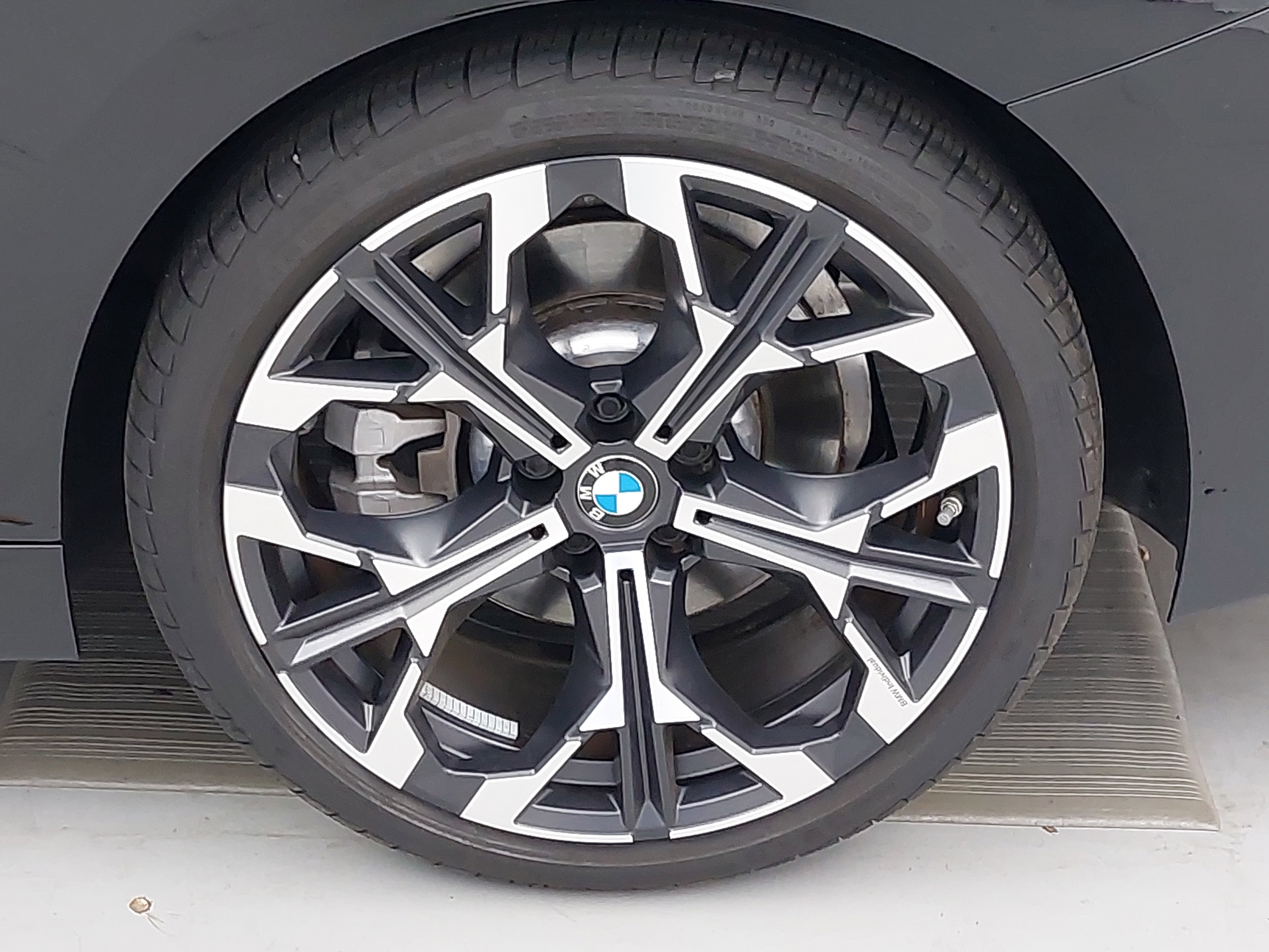 Used 2025 BMW 230i Coupe w/ M Sport Package image 33