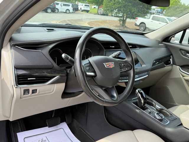 Used 2022 Cadillac XT4 Premium Luxury w/ Safety Alert Package FWD image 15