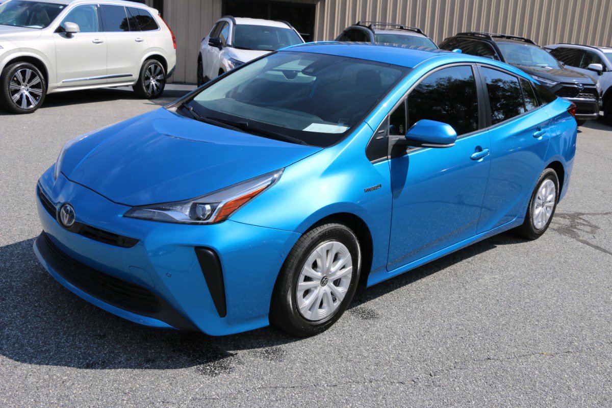 Used 2022 Toyota Prius LE