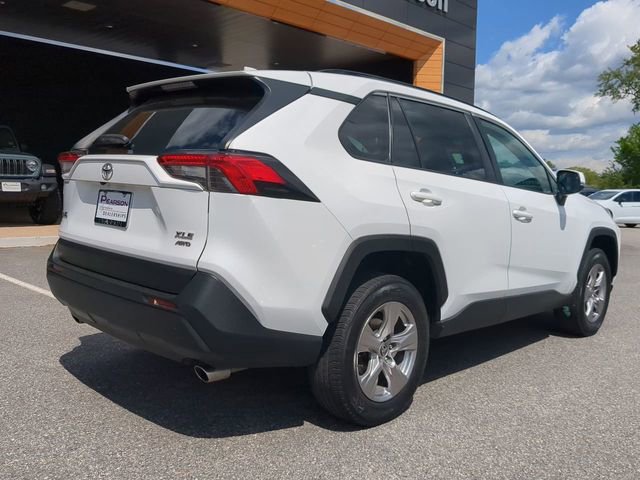 Used 2022 Toyota RAV4 XLE AWD/4WD image 4
