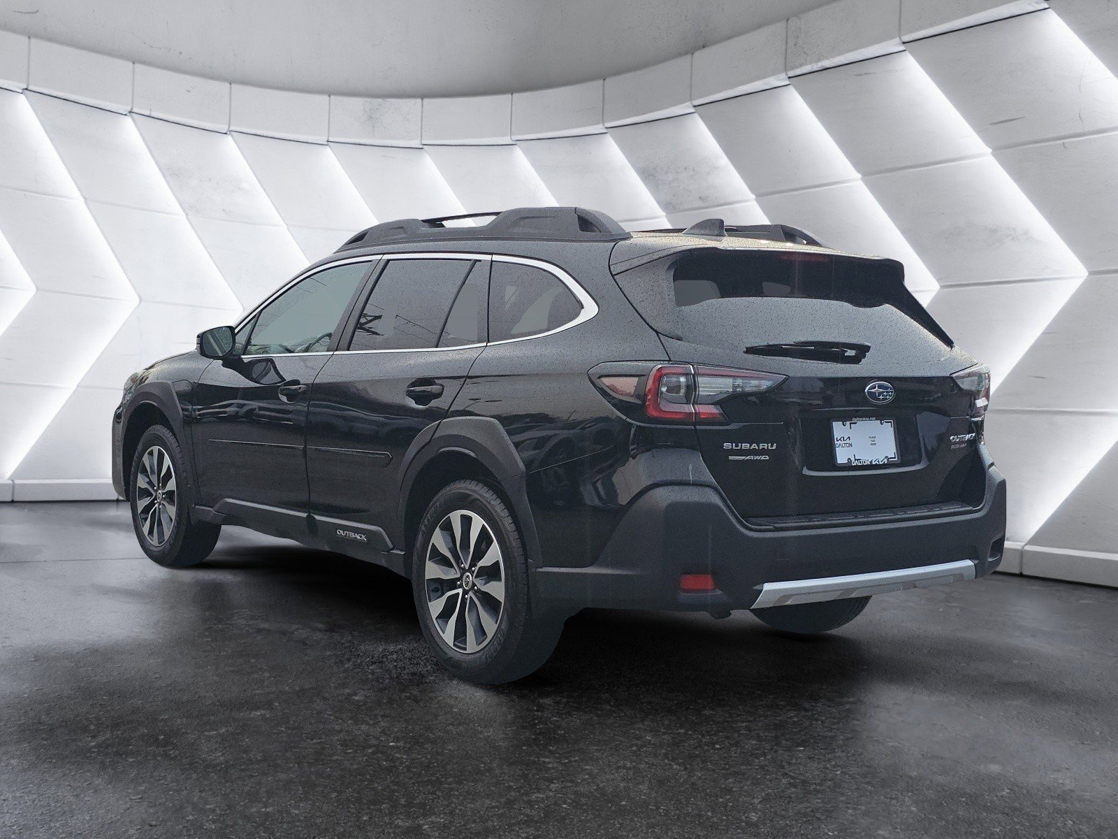 Used 2023 Subaru Outback Limited image 5