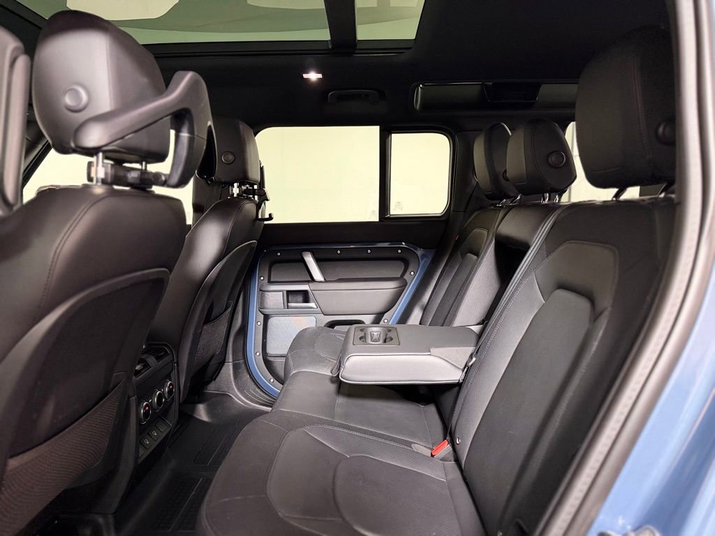 Used 2024 Land Rover Defender 110 X-Dynamic SE image 21