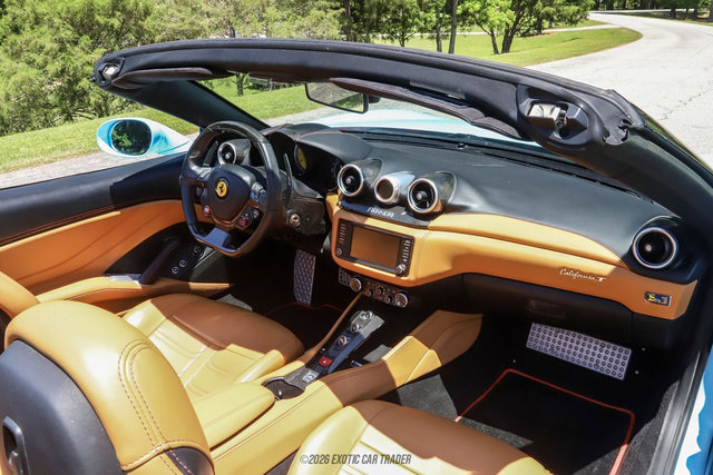 Used 2015 Ferrari California T RWD image 45