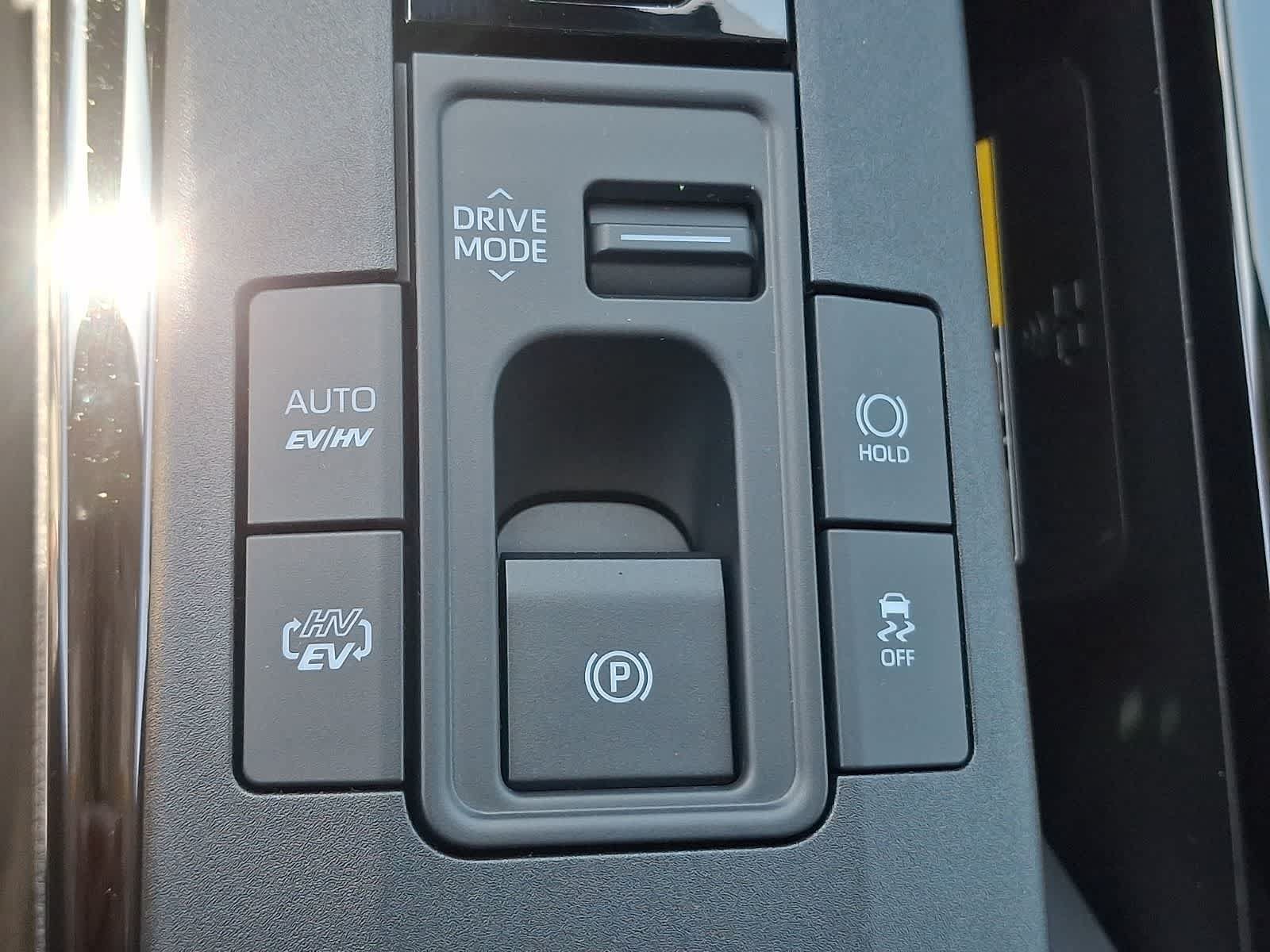 New 2026 Toyota Prius Plug-In Hybrid FWD image 16