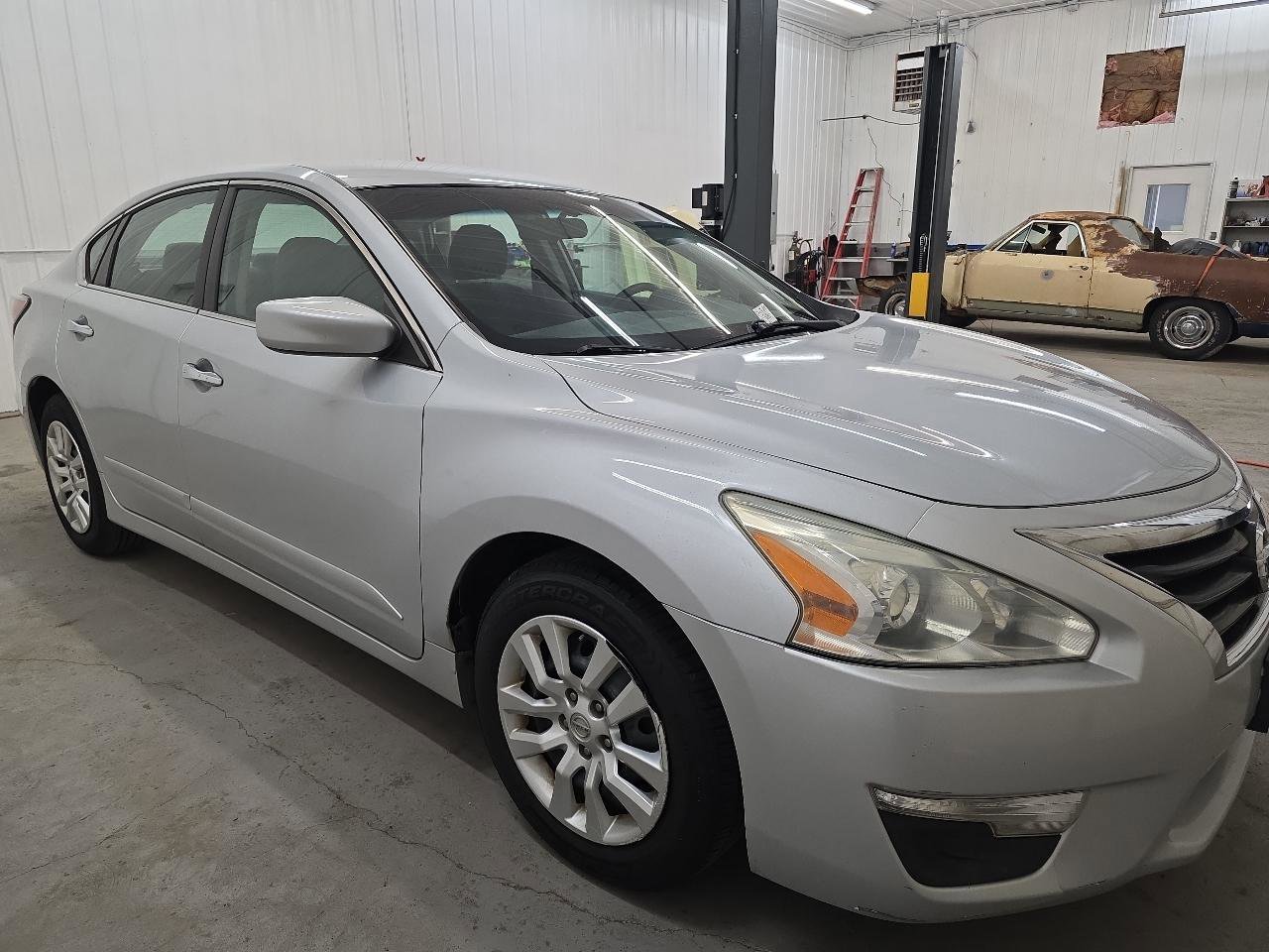 Used 2015 Nissan Altima 2.5 S w/ Power Driver Seat Package FWD image 16