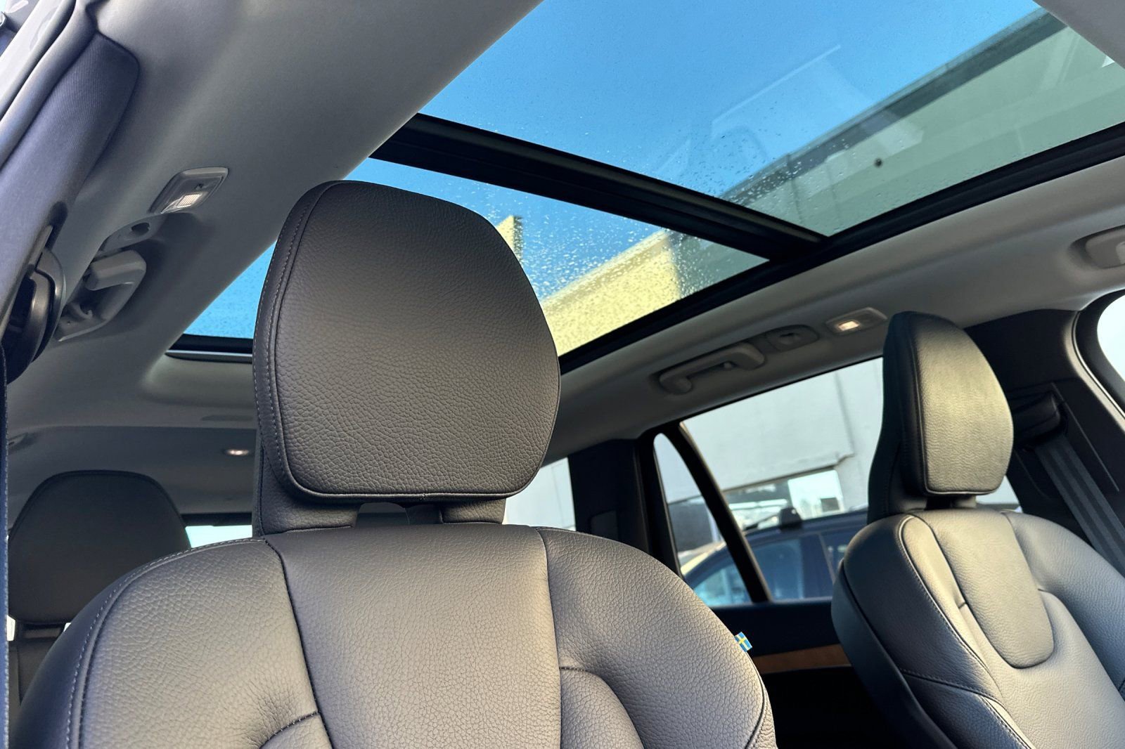 Used 2025 Volvo XC90 T8 Core w/ Climate Package image 21