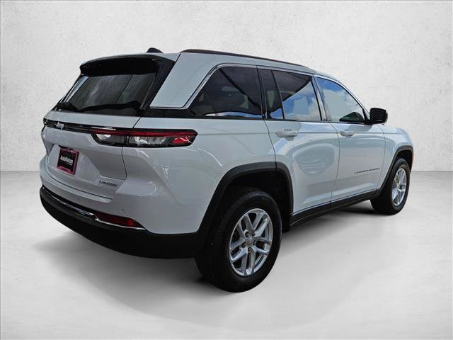 Used 2025 Jeep Grand Cherokee Laredo X RWD image 4