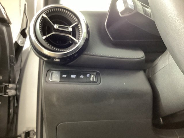 Used 2026 Chevrolet Equinox LT AWD/4WD image 12