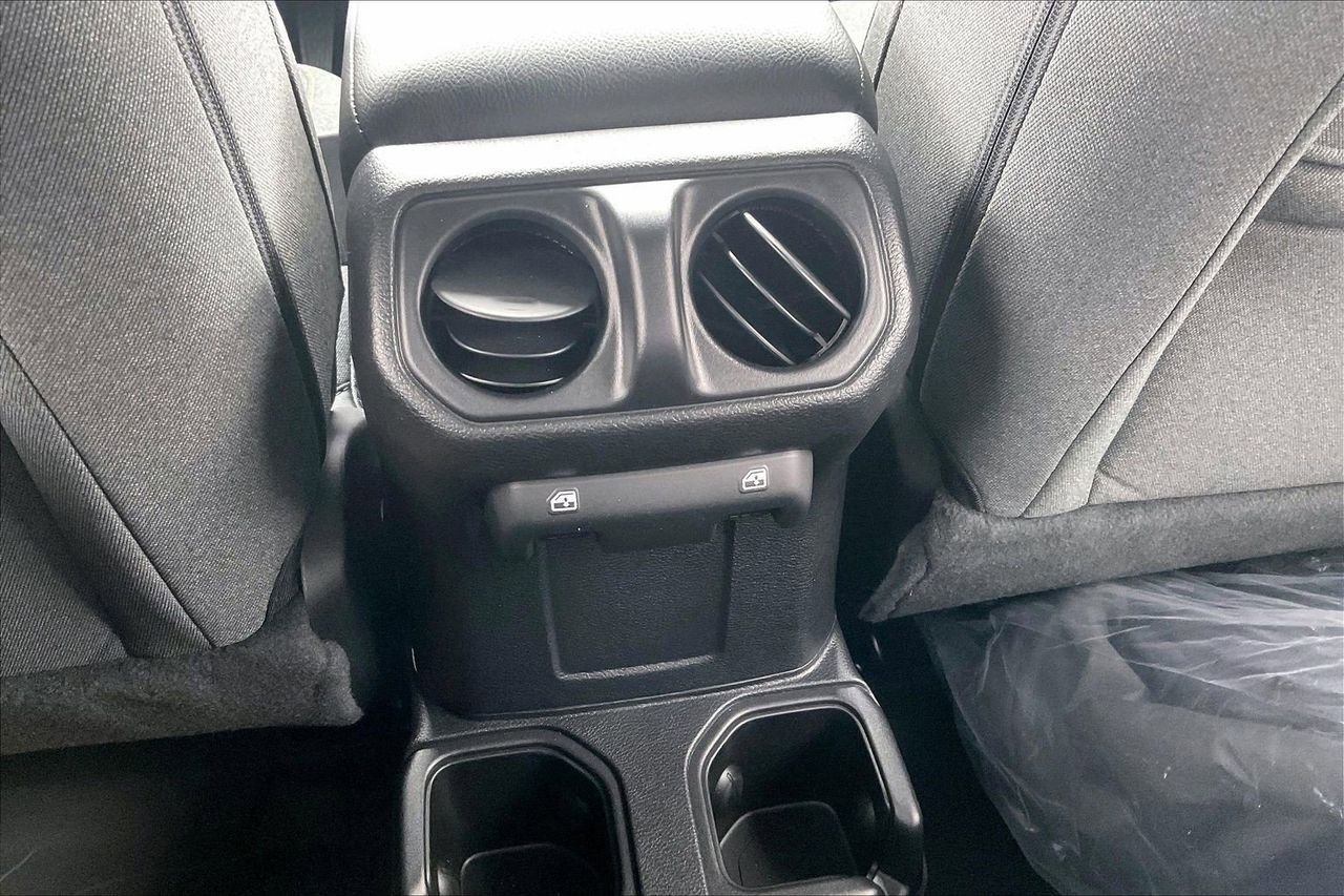 New 2025 Jeep Gladiator Sport image 15