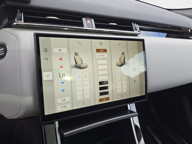 New 2026 Land Rover Range Rover Velar S AWD/4WD image 17