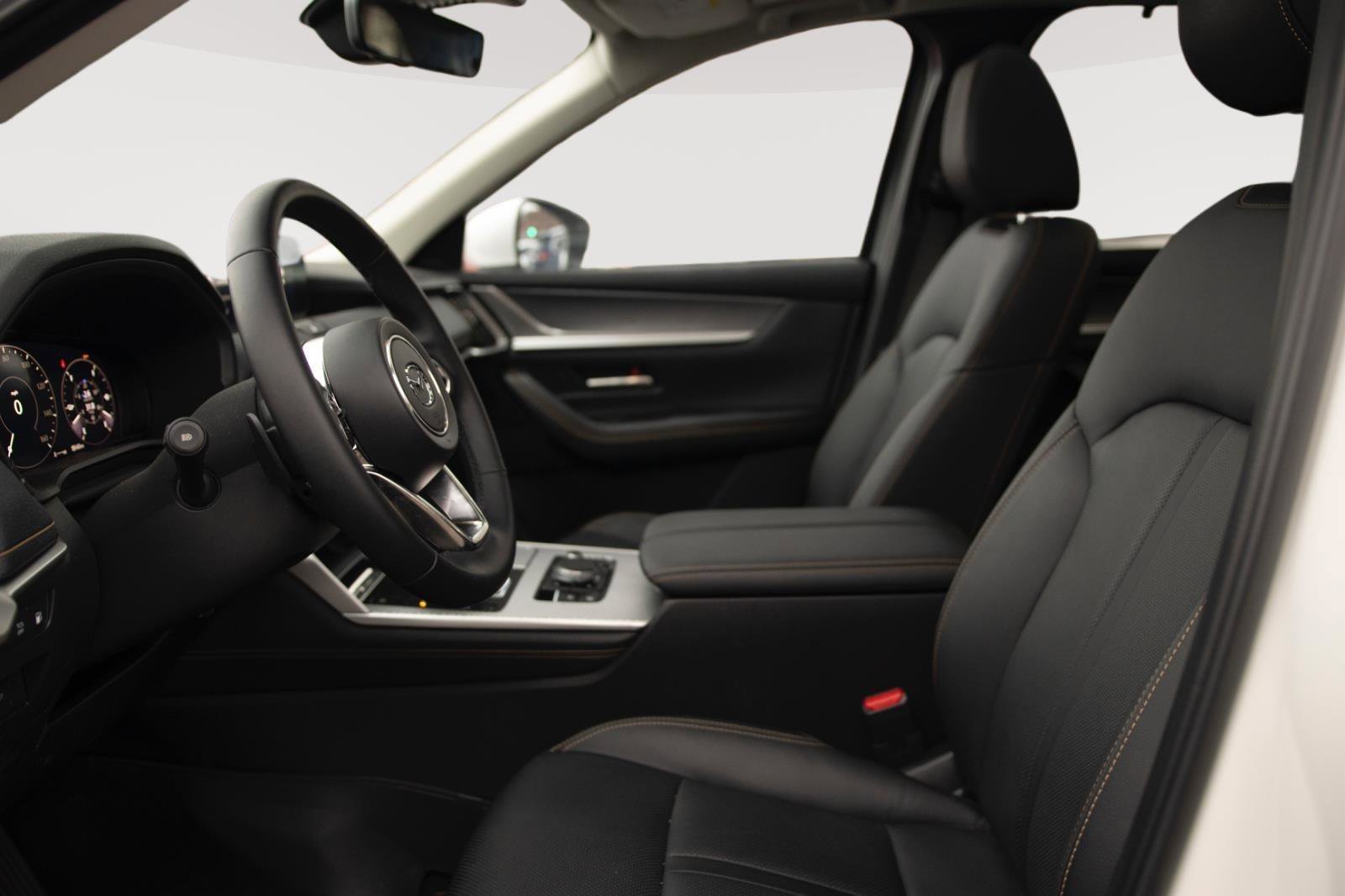 Used 2024 MAZDA CX-90 Plug-In Hybrid w/ Premium Pkg image 2