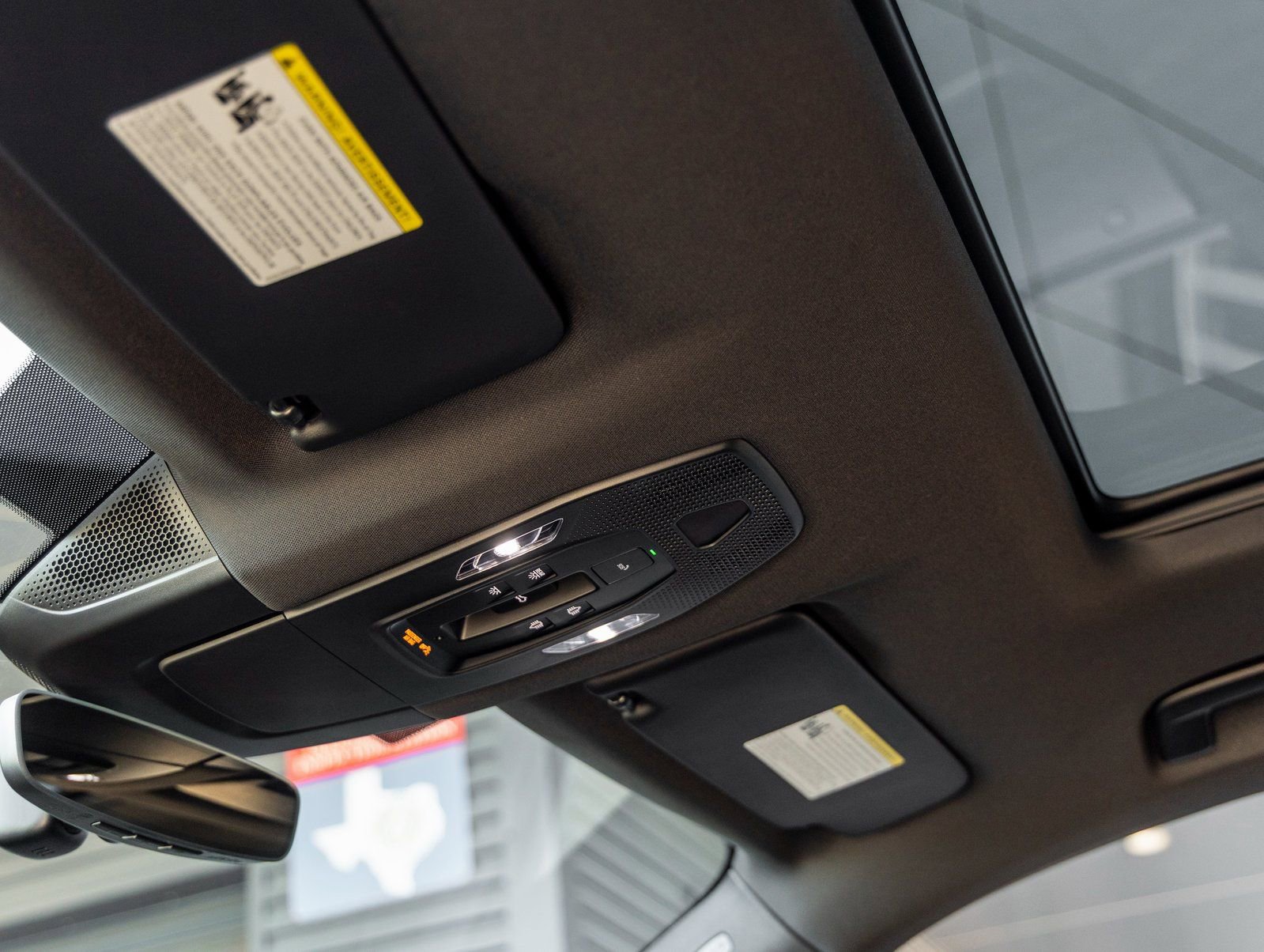 Certified 2025 Porsche Macan Electric image 23