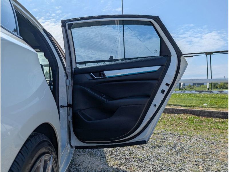 Used 2019 Honda Accord Sport image 12
