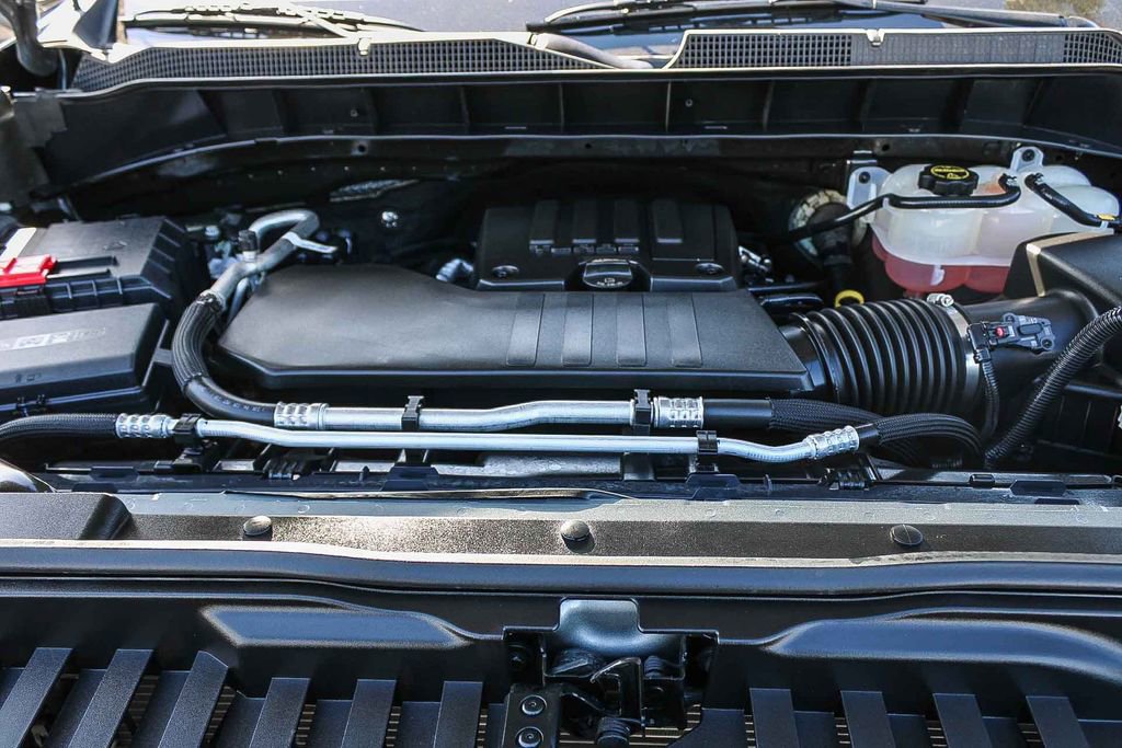 Used 2025 Chevrolet Silverado 1500 W/T image 27