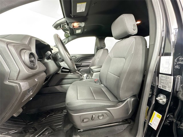 Used 2023 Chevrolet Colorado Trail Boss w/ Technology Package image 17