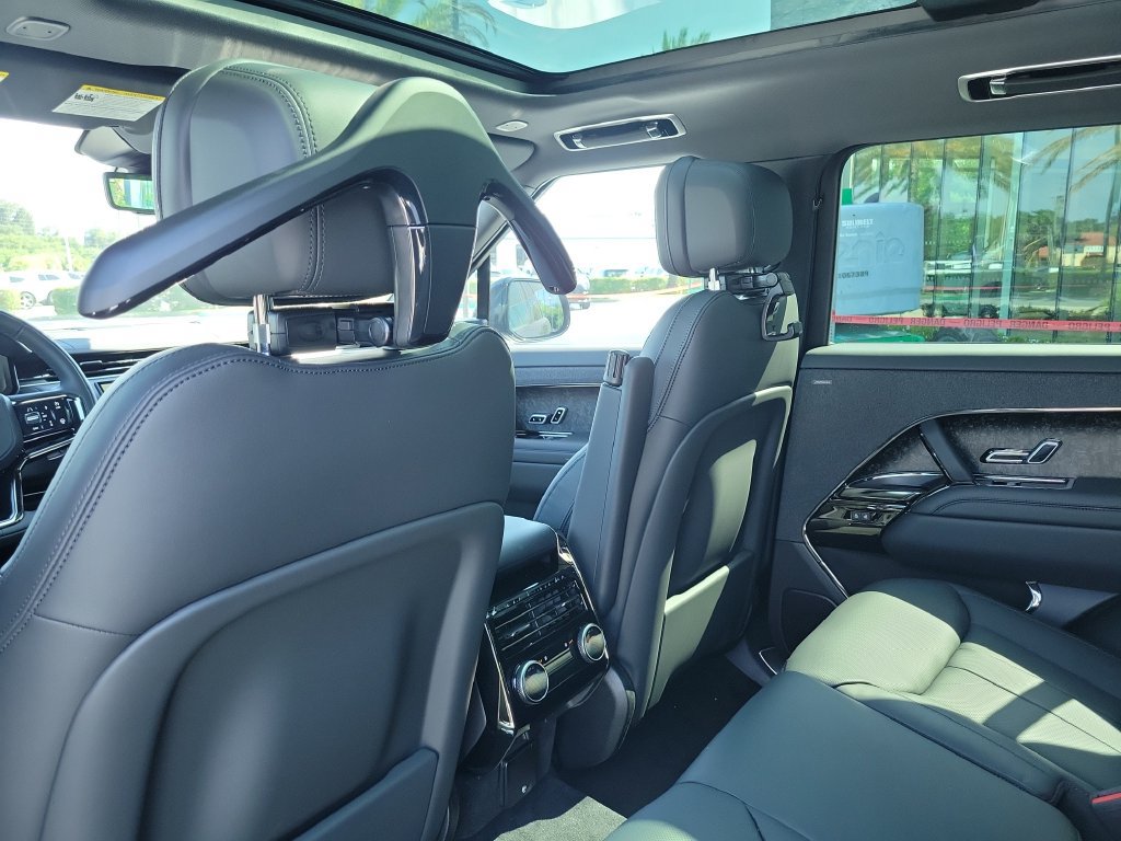 New 2026 Land Rover Range Rover Sport Dynamic SE AWD/4WD image 17