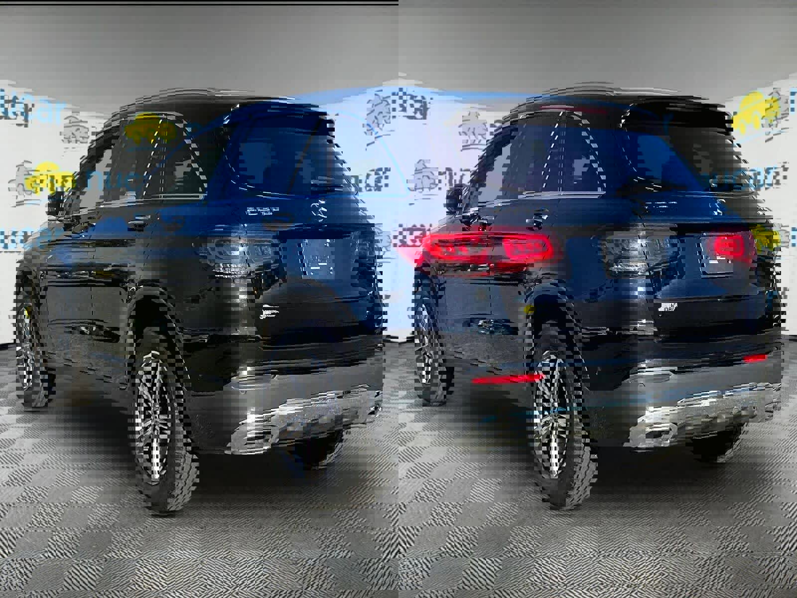 Used 2022 Mercedes-Benz GLC 300 4MATIC w/ Premium Package Lite image 4