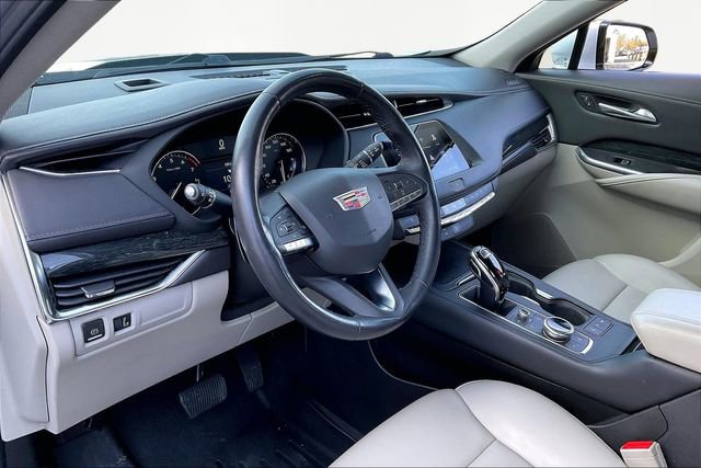 Used 2022 Cadillac XT4 Premium Luxury w/ Safety Alert Package image 12