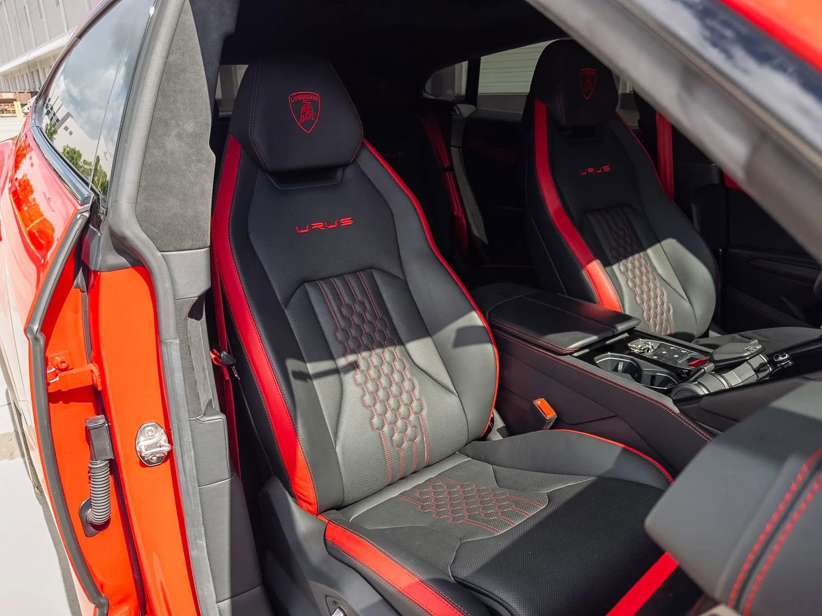 Used 2023 Lamborghini Urus S AWD/4WD image 35
