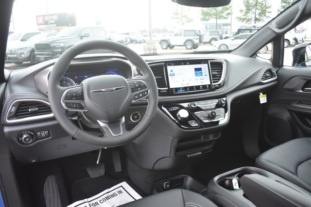 New 2026 Chrysler Pacifica Select image 19