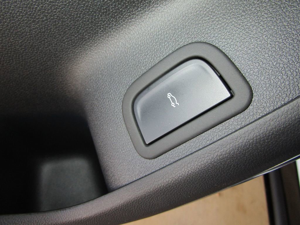 New 2026 Chevrolet Traverse High Country image 23