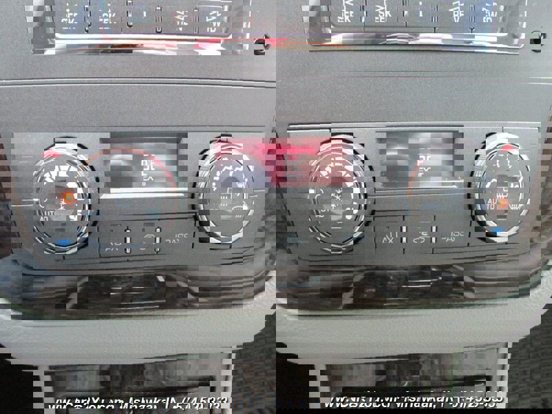 Used 2010 Cadillac DTS Luxury FWD image 38