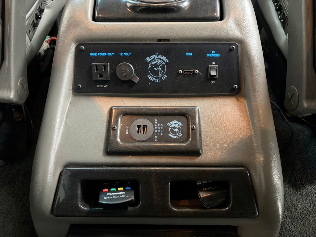 Used 2015 GMC Savana 2500 Extended RWD image 30